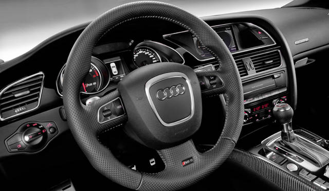 <b>Audi｜アウディ RS5</b>