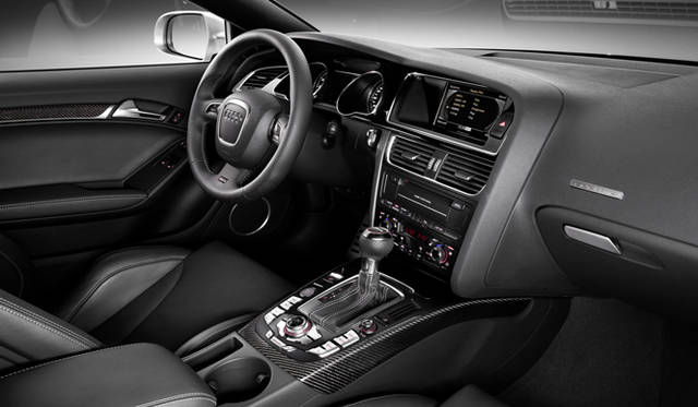 <b>Audi｜アウディ RS5</b>