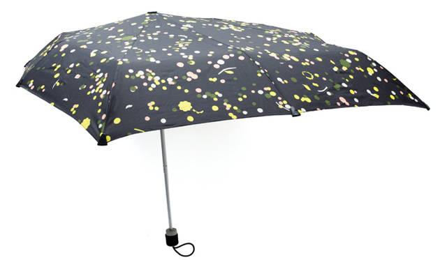 <strong>BARNEYS NEW YORK｜バーニーズ　ニューヨーク</strong>　<b>センズ</b> ドット柄折り畳み傘6825円