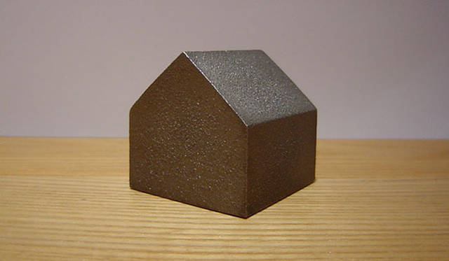 <strong>Holz｜ホルツ</strong>　家型ペーパーウェイトの新作「SONOMONO」