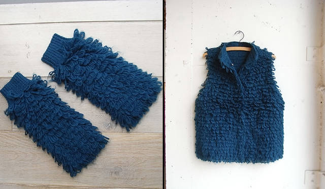 <strong>Y’s for living｜ワイズフォーリビング</strong>　左からビッグループニット レッグウォーマー 7140円、ビッグループニット ベスト　1万9950円　（／以上ワイズフォーリビング）