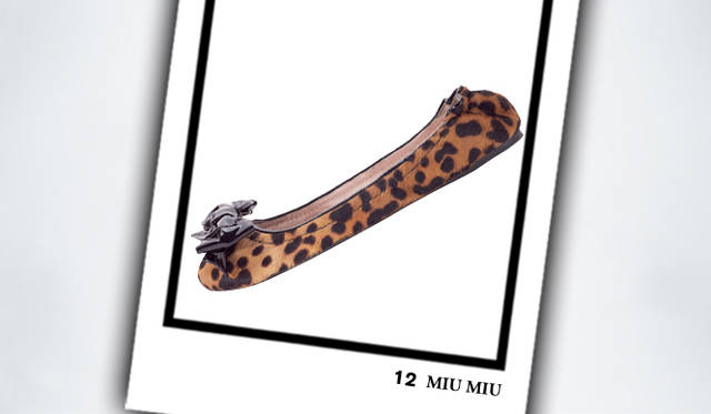 <strong>MIU MIU｜ミュウミュウ</strong>　バレエシューズ　[H0.5cm]　6万8250円（ミュウミュウ／プラダ ジャパン）