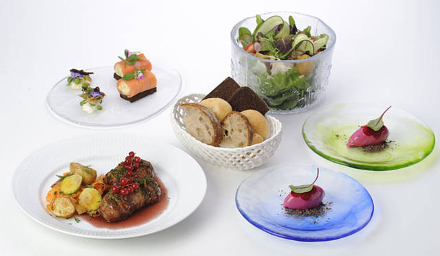<strong>DENMARK・THE ROYAL CAFE｜銀座三越1階（東側）</strong>　ディナーコース（一例）