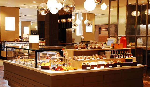 <strong> Frédéric Cassel｜フレデリック・カッセル</strong>　銀座三越地下2階 「デセール テ」＝フレデリック・カッセル銀座三越