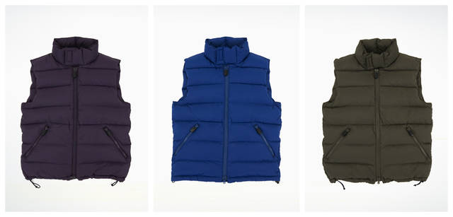 <strong>ASPESI｜アスペジ</strong>　秋冬シーズン、ひとつあると重宝することまちがいないのがダウンベスト。程よい高さの襟部分にはベルクロのストッパーがあしらわれたり、裾にはサイズ調整や防寒機能も備えたドローストリング、ファスナーの引き手部分にアスペジオリジナルのゴムを使用したりと、ディテールにとことんこだわった洗練のアイテム。ダウンベスト　各3万5700円（すべてアスペジ／アスペジ・ジャパン）