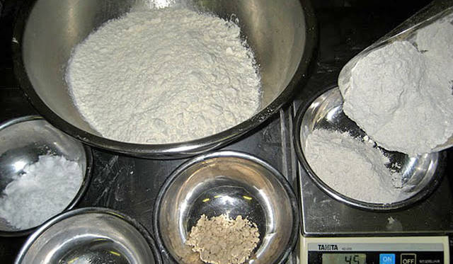 <strong>FAUCHON｜フォション</strong>　フォションのパンはすべて店頭で焼かれている。