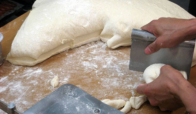 <strong>FAUCHON｜フォション</strong>　フォションのパンはすべて店頭で焼かれている。