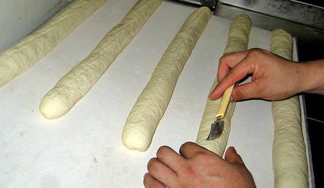 <strong>FAUCHON｜フォション</strong>　フォションのパンはすべて店頭で焼かれている。