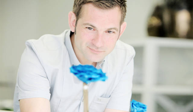 連載・伊藤嶺花｜ゲスト ニコライ・バーグマンさん（フラワーアーティスト）