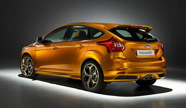 <b>FORD FOCUS｜フォード フォーカス ST</b>