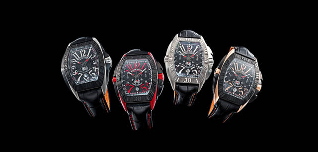 <strong>Franck Muller｜フランク・ミュラー</strong> 左から、「コンキスタドール・グランプリ」自動巻き、チタン＆ブラックチタンケース×クロコダイルストラップ、115万5000円／「コンキスタドール・グランプリ　クロノグラフ」自動巻き、エルガ＆ブラックチタンケース×クロコダイルストラップ、231万円／「コンキスタドール・グランプリ　クロノグラフ」自動巻き、チタンケース×クロコダイルストラップ、231万円／「コンキスタドール・グランプリ　クロノグラフ」自動巻き、PG＆ブラックチタンケース×クロコダイルストラップ、294万円