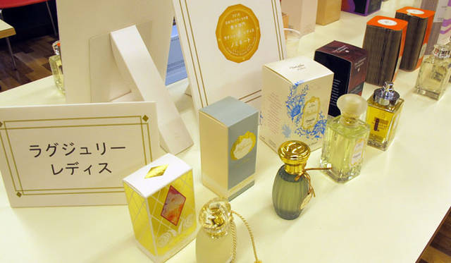 <strong>第1回 日本フレグランス大賞</strong>　審査会場