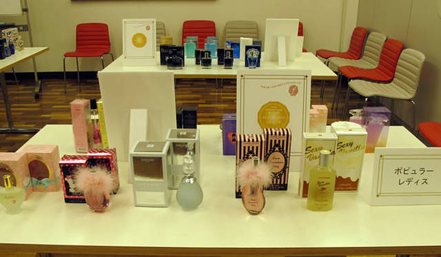 <strong>第1回 日本フレグランス大賞</strong>　審査会場