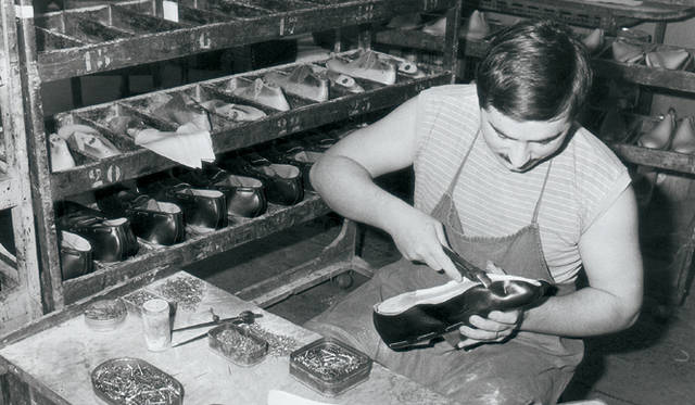 <strong>J.M. Weston│ジェイエムウエストン</strong>　ジェイエムウエストンの歴史は、1891年、エドゥアール･ブランシャールが、当時は磁器と牧畜で栄えていた南フランスのリモージュに靴の製造工場を設立したことからはじまる。