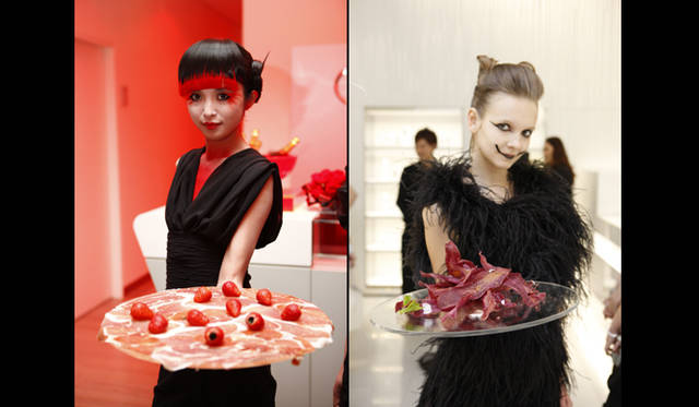 ART｜諏訪綾子展 ゲリラレストラン「LOST TONGUES」開催　（左）「AUDI RED PASSION PARTY」2010年、（右）「SWAROVSKI GINZA 1st anniversary」2009 年