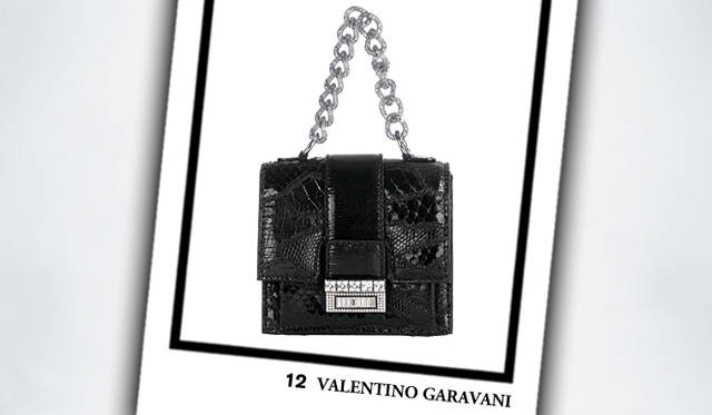 <strong>VALENTINO GARAVANI｜ヴァレンティノ ガラヴァーニ</strong>　バッグ [W14×H14×D9cm]　38万2200円（ヴァレンティノ ガラヴァーニ／ヴァレンティノ インフォメーションデスク）