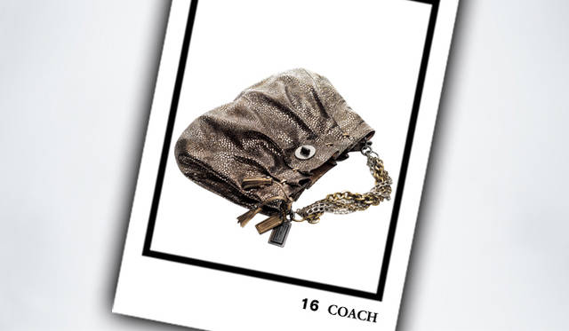<strong>COACH｜コーチ</strong>　「ハンプトンズ テクスチャード メタリック ラージ プリーテッド ホーボー」バッグ [W48×H30×D4cm]　12万9150円（11月発売予定）（コーチ／コーチ・カスタマーサービス・ジャパン）