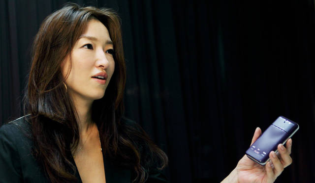 永富千晴インタビュー｜この秋のフレグランストレンド　プレイフォーハー」（ジバンシイ）