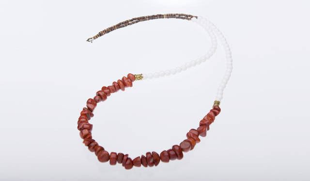 <strong>espressivo｜エスプレッシーヴォ</strong> スポンジ珊瑚×ホワイトオニキス×ウッド 1万3800円