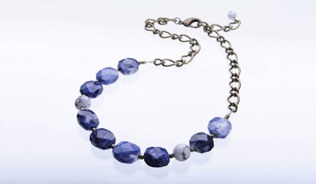 <strong>espressivo｜エスプレッシーヴォ</strong> ソーダライト×ハウライト 1万5800円