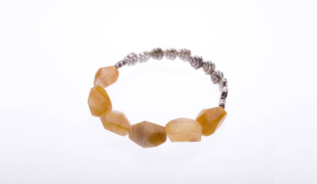 <strong>espressivo｜エスプレッシーヴォ</strong> イエロージェイド 8000円