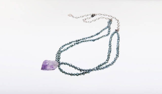 <strong>espressivo｜エスプレッシーヴォ</strong> アメジスト×淡水パール 2万3000円