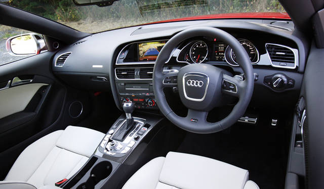 <b>Audi｜アウディ RS5</b>