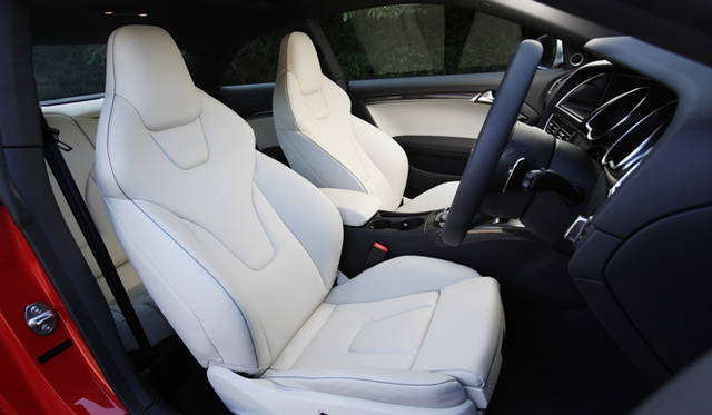 <b>Audi｜アウディ RS5</b>