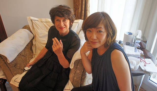 <strong>渡邉季穂｜uka</strong>　すてきなマダム、マリーさんは、シャネルなどのお仕事をされている広告代理店の社長さん（左）