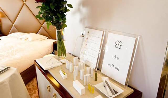 <strong>渡邉季穂｜uka</strong>　uka ネイルオイルのディスプレイ
