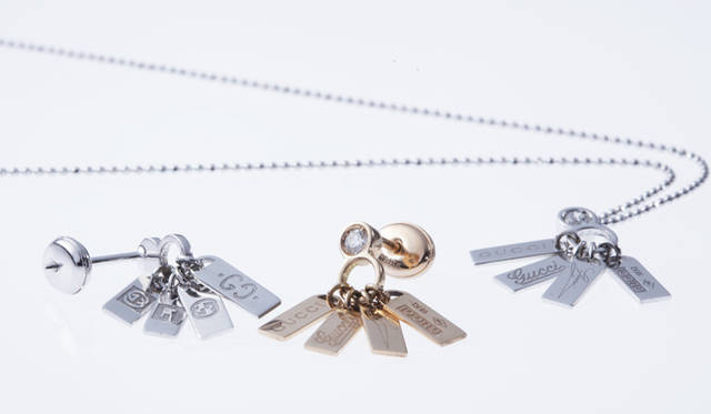 <strong>GUCCI｜グッチ</strong>　左／OTTO WG EARRINGS 13万5450円、中央／ＯＴＴＯ　ＰＧ　ＥＡＲＲＩＮＧＳ　ｗ／ＤＩＡＭＯＮＤ 17万3250円、右／OTTO WG 1pt DIAMOND NECKLACE 14万7000円（ともにGUCCI／グッチ ジャパン）