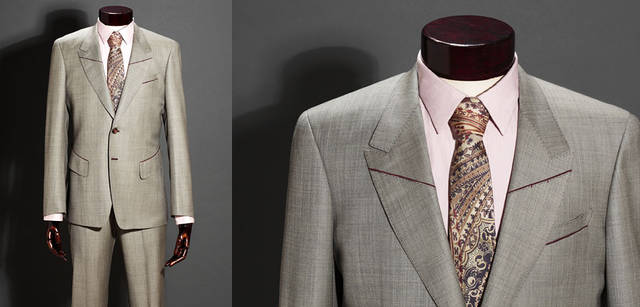 <strong>Paul Smith｜ポール・スミス コレクション</strong>　スーツ21万円（individual order / ポール・スミス コレクション）シャツ2万3100円、ネクタイ9975円（いずれもポール・スミス コレクション）