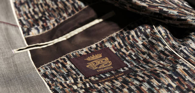 <strong>Paul Smith｜ポール・スミス コレクション</strong>　3パターン用意されている今シーズンのライナー（裏地）。スーツ21万円（individual order / ポール・スミス コレクション）