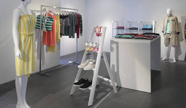 <strong>METAPHYS｜メタフィス</strong>　3段タイプの踏み台 「lucano 3-step」