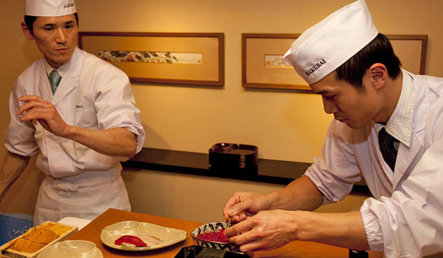 <b>きき酒師チズコ｜日本酒ソムリエ</b>　ニューヨークを代表する老舗ホテル「THE KITANO」内にある懐石レストラン「白梅」にて。