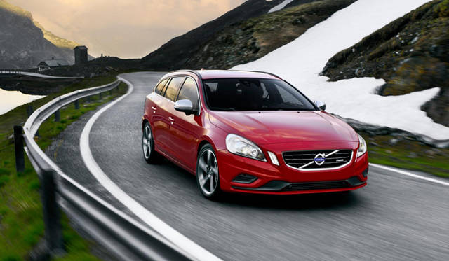 <strong>VOLVO｜ボルボ V60</strong> R Design