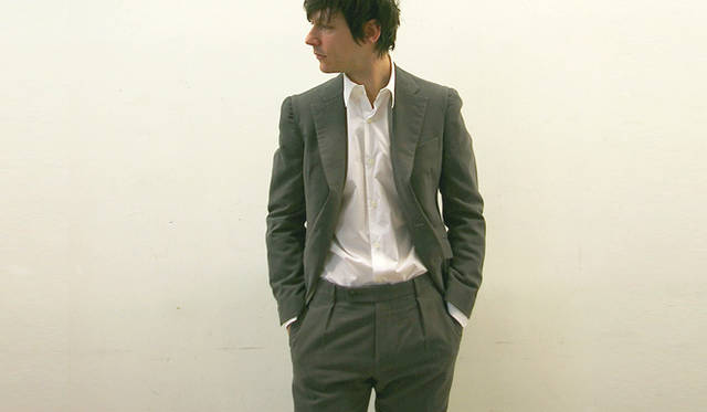 <strong>LYTHA｜リター</strong> カーキＪＫ　6万8000円、カーキスラックス 3万3000円