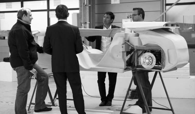 <b>Peugeot｜プジョー EX1</b>