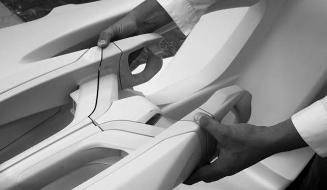 <b>Peugeot｜プジョー EX1</b>