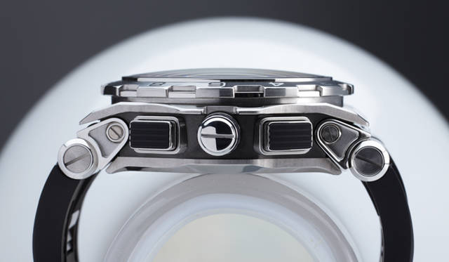 <strong>BVLGARI｜ブルガリ</strong> ディアゴノ X-PRO 自動巻き、SSケース×ラバーブレスレット、100m防水、177万4500円