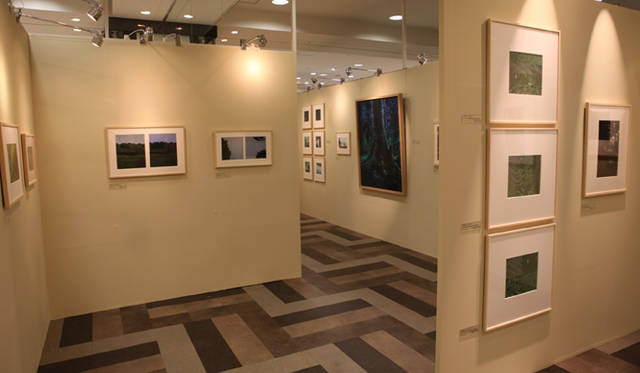 <b>more trees</b>  チャリティ写真展、「TOUCH WOOD展」開催　5階ローズパティオでの写真展