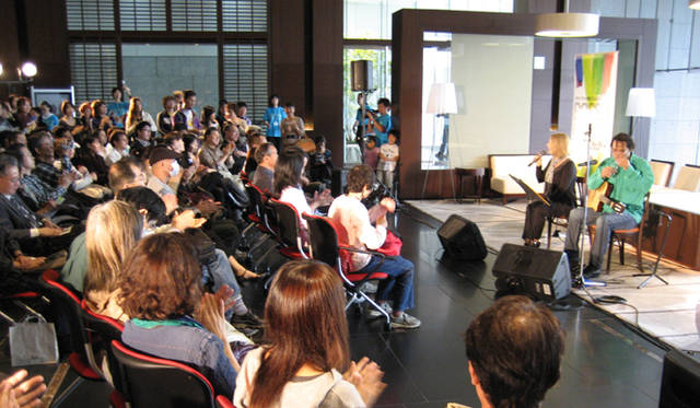 <strong>BOSSA AOYAMAMA 2010</strong>　BOSSA AOYAMAMA 2009　オラクルホールでのライブ