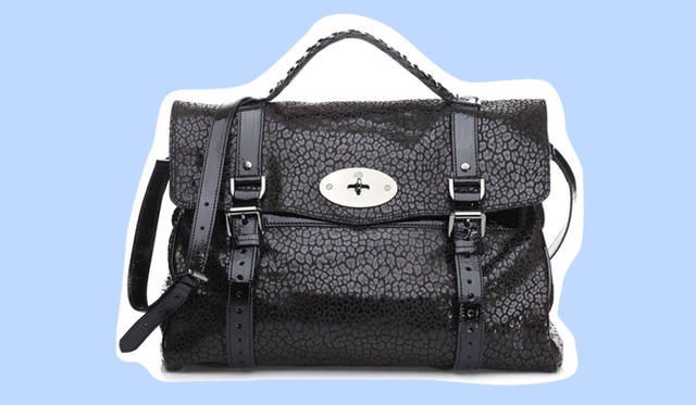 <strong>伊勢丹｜イセタン</strong>　前回の入荷時には数日で完売してしまったという大人気のマルベリー「アレクサ」。そのアレクサにレオパード柄が登場！　9月下旬以降展開予定　13万6500円（マルベリー／伊勢丹新宿店）