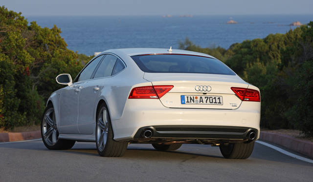 <strong>AUDI｜アウディ A7 </strong>