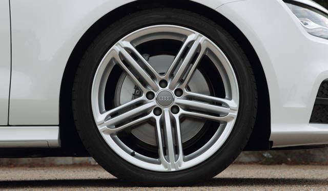 <strong>AUDI｜アウディ A7 </strong><br>19インチ ホイール