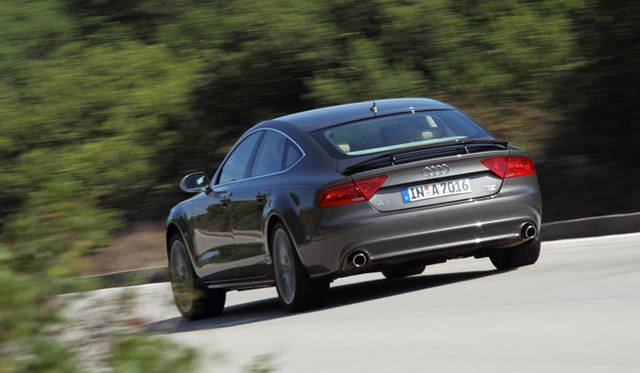 <strong>AUDI｜アウディ A7 </strong>