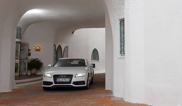 <strong>AUDI｜アウディ A7 </strong>