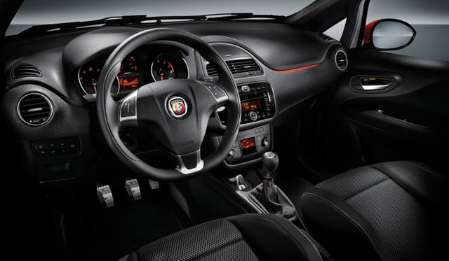 <strong>FIAT ABARTH PUNTO EVO｜アバルト プント エヴォ</strong>