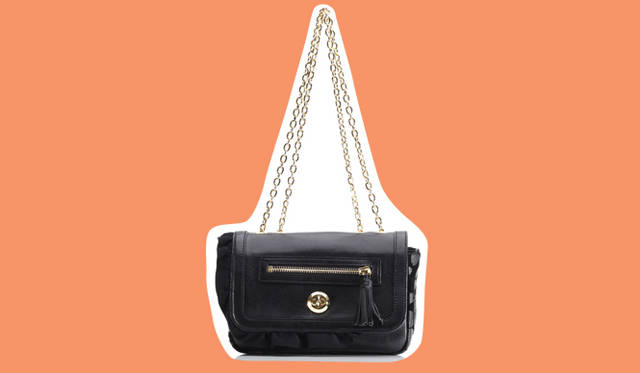 <strong>BARNEYS NEW YORK｜バーニーズ　ニューヨーク</strong>　シンメトリーなフリルづかいとレオパードパターンが程よいカジュアル感を演出。チェーンバッグ 2万7300円（ケンケンケン／バーニーズ　ニューヨーク新宿店）