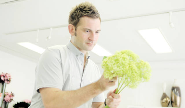 連載・伊藤嶺花｜ゲスト ニコライ・バーグマンさん（フラワーアーティスト）